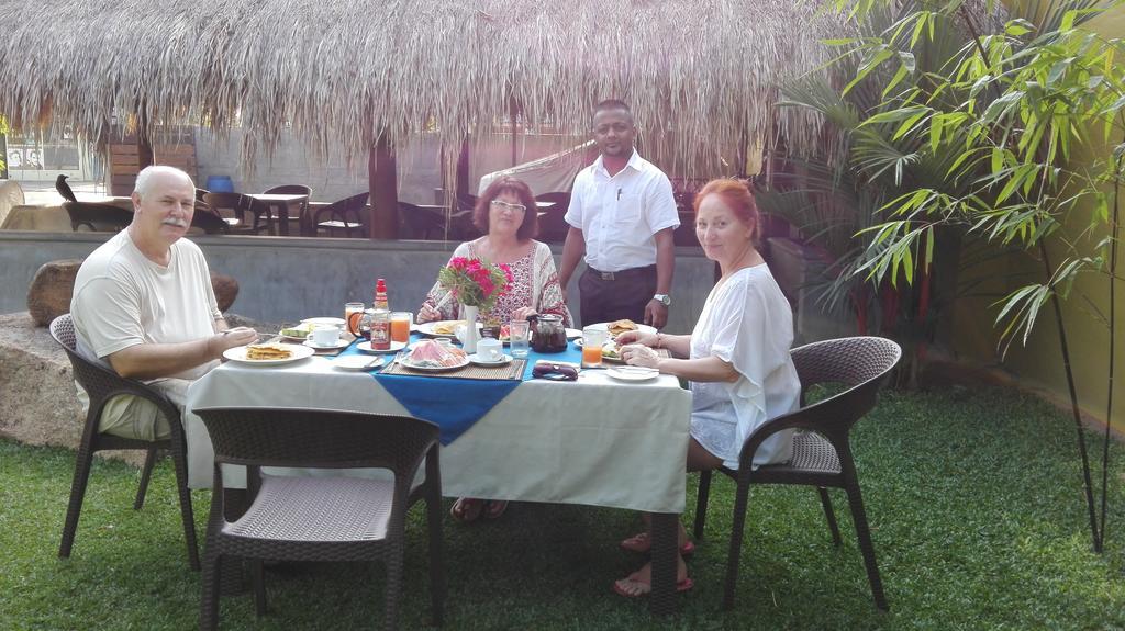 Inlak Garden Hotel Negombo Dış mekan fotoğraf