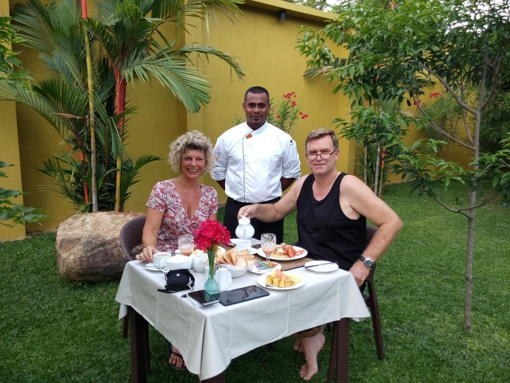 Inlak Garden Hotel Negombo Dış mekan fotoğraf