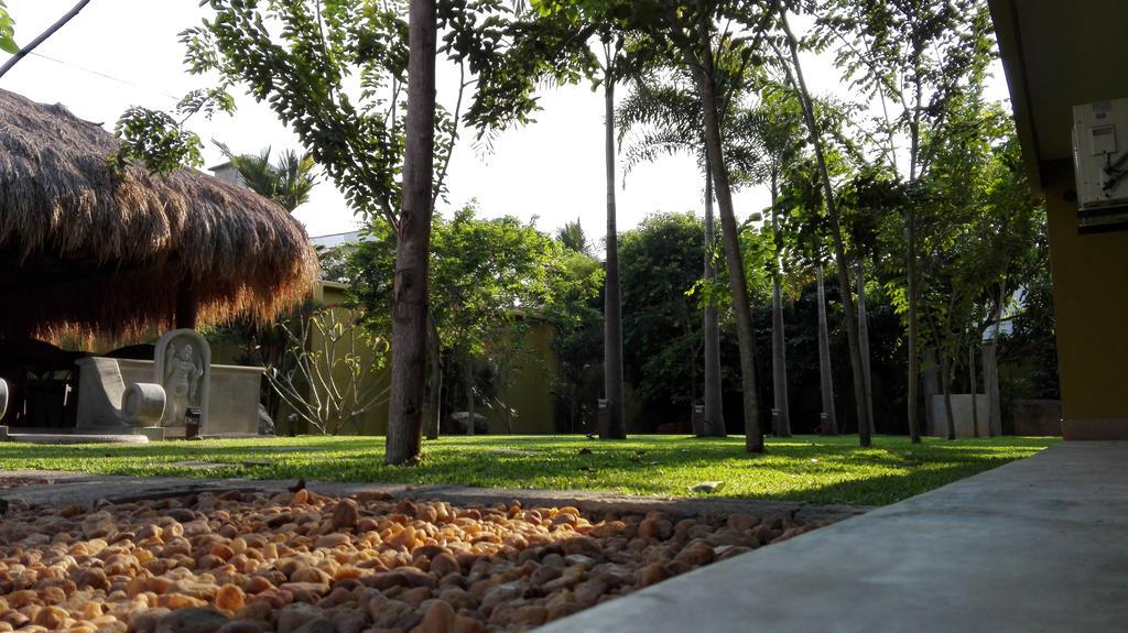 Inlak Garden Hotel Negombo Dış mekan fotoğraf