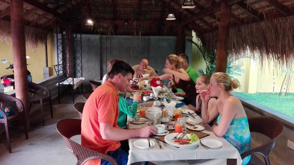 Inlak Garden Hotel Negombo Dış mekan fotoğraf